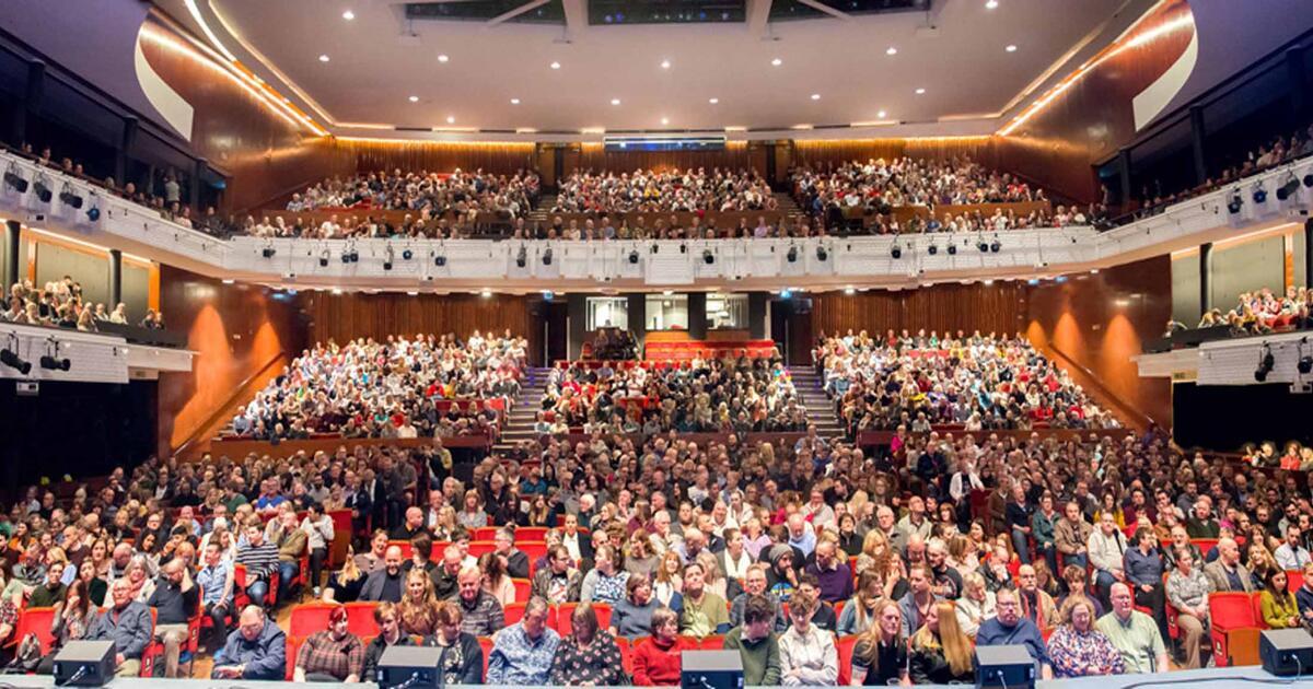 Eastbourne Theatre Ambassadors Eastbourne Theatres   Congress Audience 2560w X 1148h 0 